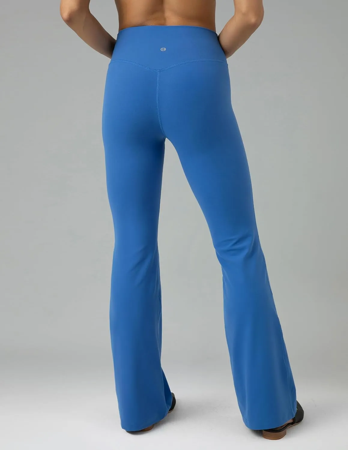 Colorfulkoala Women's Dreamlux Crossover Flare Leggings High Waisted Tummy Control Wide Leg Yoga Pants 29.5" / 31.5" Inseam